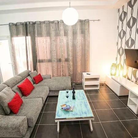 Lägenhet Moderno Comfortable Apt Close To Beach *